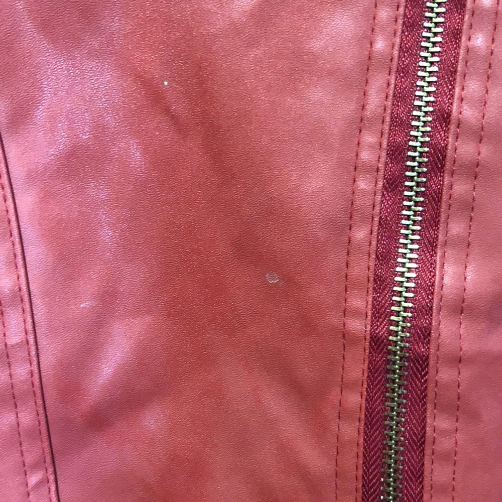 Red jacket - Picture 3 of 6